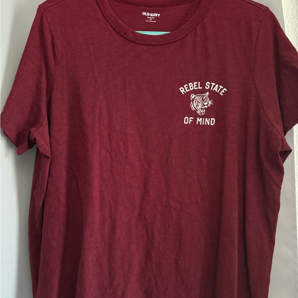 Old Navy Burgundy Graphic Tee